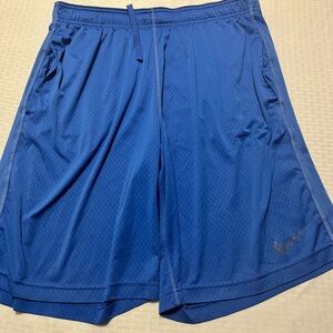 Men’s size large Nike dri-fit athletic shorts